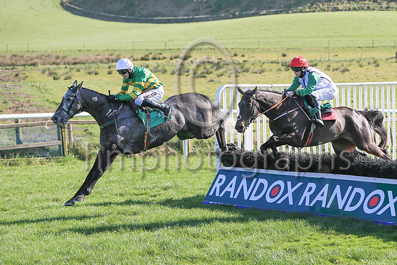 01st Pure Genius and M P Walsh ( 4 , orange  and green hoops ) Trainer - T M Walsh , Owner - John P McManus