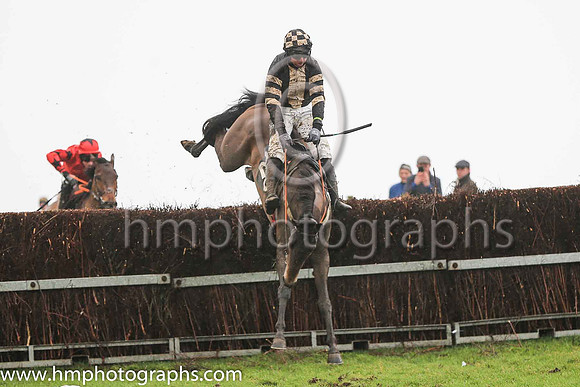 WAITONIT and J J Codd ( 20 , BLACK,beige panel; black  beige hooped sleeves; black cap,beige star ) Trainer: Denis Paul Murphy,, Owner : Edelle Logan