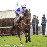 01st CREAM SPARKLES and B O'Neill ( 1 , WHITE,royal blue star; white sleeves,royal blue diabolo; white cap,royal blue stars ) Trainer: D.M. Christie , Owner : O'Connor, Michael P.