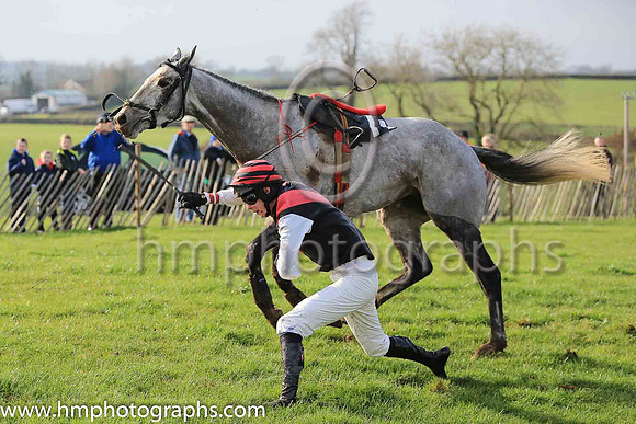 CINQ FRANK (FR) and P C Bannon ( 11 , BLACK,red chevron; white sleeves; black  red hooped cap ) Trainer: Donal Kinsella , Owner : Donal Kinsella