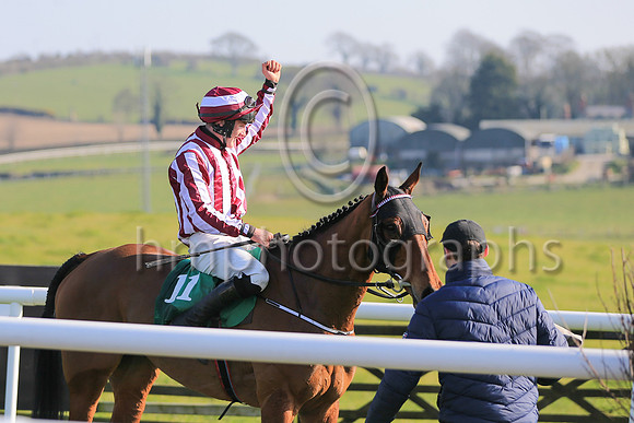 01st Space Cadet and Mr B W Harvey 7 ( 11 , red and white stripes ) Trainer - G O'Loughlin , Owner - C Jones