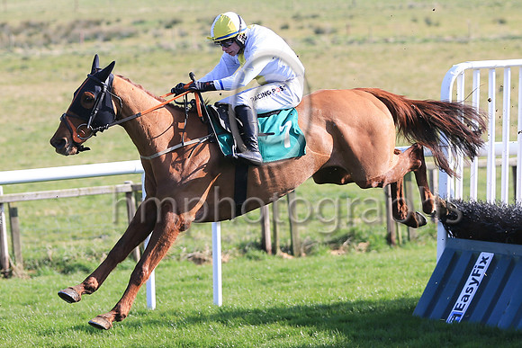 01st Benefit North and D F O?Regan ( 7 , white, yellow pane; ) Trainer - C A McBratney , Owner - Cathal M McGovern