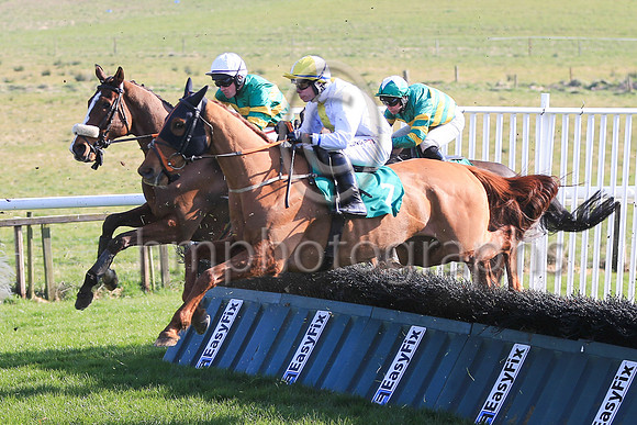01st Benefit North and D F O'Regan ( 7 , white, yellow pane; ) Trainer - C A McBratney , Owner - Cathal M McGovern