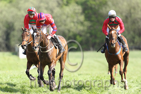 01st Without Wings ( 6 ) and M J O'Hare - Trainer : Liam Lennon - red, purple cross