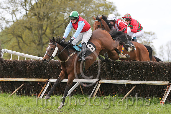 01st Tamacilla ( 8 ) and J Cresswell - Trainer : Brian W Dougan - red, blue sleeves