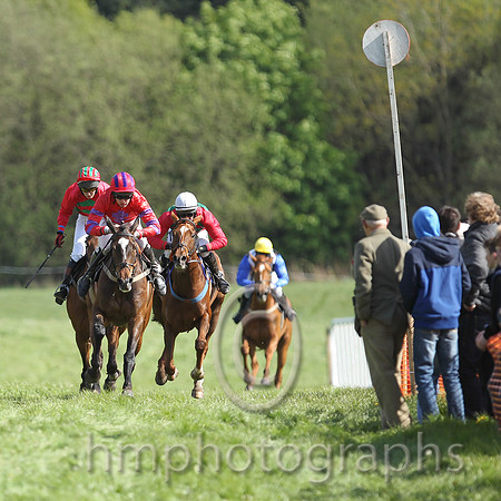01st Without Wings ( 6 ) and M J O'Hare - Trainer : Liam Lennon - red, purple cross