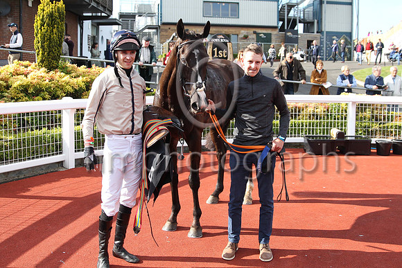 01st Dovlator and P.J. O'Hanlon(2) (4 ,beigr, blue seams ), Trainer:Dermot Anthony McLoughlin , Owner:Mrs Fidelma Toole