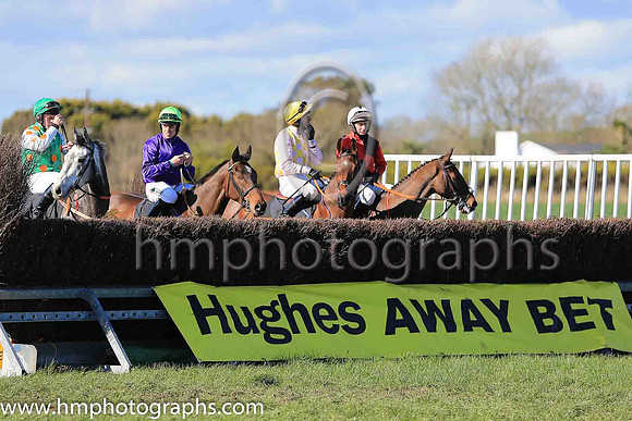 01st HEARTBREAK KID and B O'Neill ( 5 , PURPLE; green cap ) Trainer: Colin Bowe , Owner : Walsh, Brendan P.