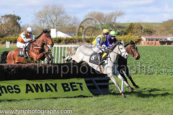 01st HEARTBREAK KID and B O'Neill ( 5 , PURPLE; green cap ) Trainer: Colin Bowe , Owner : Walsh, Brendan P.