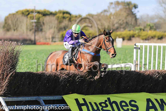 01st HEARTBREAK KID and B O'Neill ( 5 , PURPLE; green cap ) Trainer: Colin Bowe , Owner : Walsh, Brendan P.