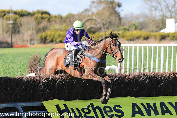 01st HEARTBREAK KID and B O'Neill ( 5 , PURPLE; green cap ) Trainer: Colin Bowe , Owner : Walsh, Brendan P.