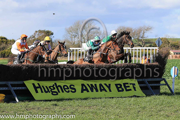 01st MR HENDRICKS and B O'Neill ( 22 , EMERALD GREEN,red seams; emerald green sleeves,red seams; white cap ) Trainer: Kate Harrington,, Owner : Kate Harrington
