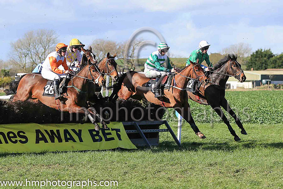01st MR HENDRICKS and B O'Neill ( 22 , EMERALD GREEN,red seams; emerald green sleeves,red seams; white cap ) Trainer: Kate Harrington,, Owner : Kate Harrington