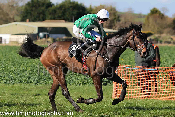 01st MR HENDRICKS and B O'Neill ( 22 , EMERALD GREEN,red seams; emerald green sleeves,red seams; white cap ) Trainer: Kate Harrington,, Owner : Kate Harrington