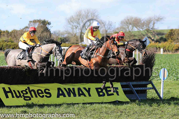01st DAENERYS STORMBORN and R James ( 7 , RED,yellow star; yellow sleeves,red stars; red cap,yellow star ) Trainer: D.M. Christie,, Owner : Karen Barry Eoin G.