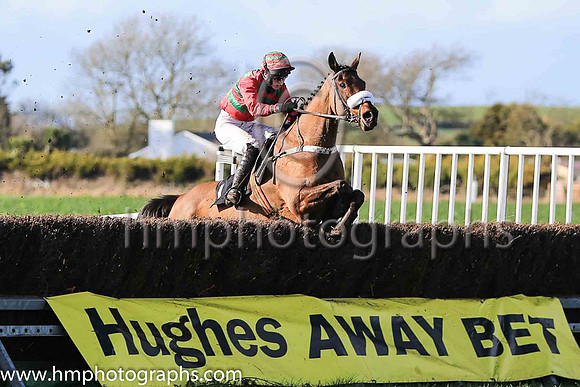 01st HORENDUS HULABALOO and Ms Karen Ferris ( 1 , EMERALD GREEN,red chevrons; red sleeves; red  emerald green hooped cap ) Trainer: D.M. Christie,, Owner : D.M. Christie