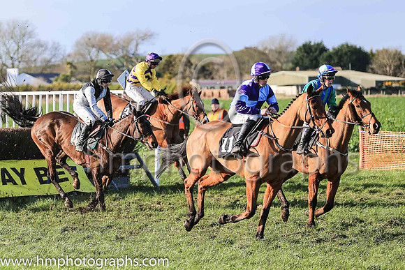 01st DECOR IRLANDAIS (FR) and N McParlan ( 3 ,Antrim (H) - YELLOW,purple chevrons; yellow sleeves; purple cap,yellow star ) Trainer: Noel C. Kelly , Owner : Shauna Kelly
