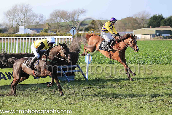 01st DECOR IRLANDAIS (FR) and N McParlan ( 3 ,Antrim (H) - YELLOW,purple chevrons; yellow sleeves; purple cap,yellow star ) Trainer: Noel C. Kelly , Owner : Shauna Kelly