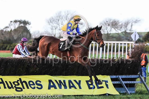 01st DONTGETFOOLEDAGAIN (FR) and S Fitzgerald ( 7 , YELLOW,royal blue star; royal blue sleeves,yellow stars; yellow cap,royal blue star ) Trainer: Shane Hassett , Owner : Jane Davis