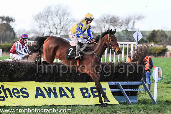 01st DONTGETFOOLEDAGAIN (FR) and S Fitzgerald ( 7 , YELLOW,royal blue star; royal blue sleeves,yellow stars; yellow cap,royal blue star ) Trainer: Shane Hassett , Owner : Jane Davis