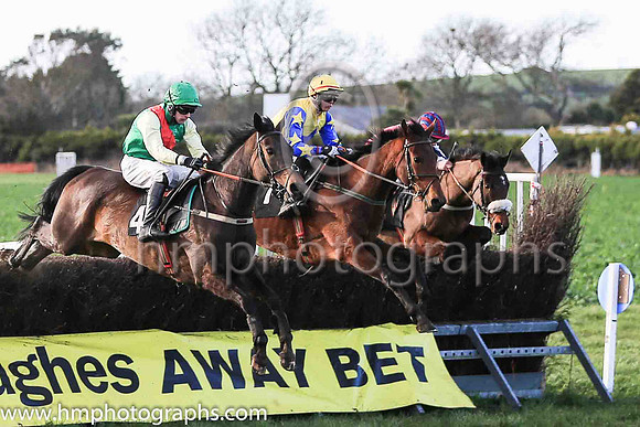 01st DONTGETFOOLEDAGAIN (FR) and S Fitzgerald ( 7 , YELLOW,royal blue star; royal blue sleeves,yellow stars; yellow cap,royal blue star ) Trainer: Shane Hassett , Owner : Jane Davis
