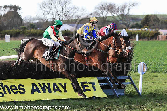 01st DONTGETFOOLEDAGAIN (FR) and S Fitzgerald ( 7 , YELLOW,royal blue star; royal blue sleeves,yellow stars; yellow cap,royal blue star ) Trainer: Shane Hassett , Owner : Jane Davis