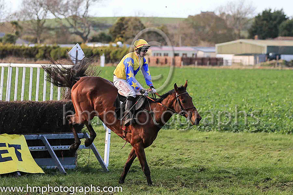 01st DONTGETFOOLEDAGAIN (FR) and S Fitzgerald ( 7 , YELLOW,royal blue star; royal blue sleeves,yellow stars; yellow cap,royal blue star ) Trainer: Shane Hassett , Owner : Jane Davis