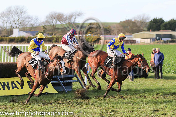 01st DONTGETFOOLEDAGAIN (FR) and S Fitzgerald ( 7 , YELLOW,royal blue star; royal blue sleeves,yellow stars; yellow cap,royal blue star ) Trainer: Shane Hassett , Owner : Jane Davis