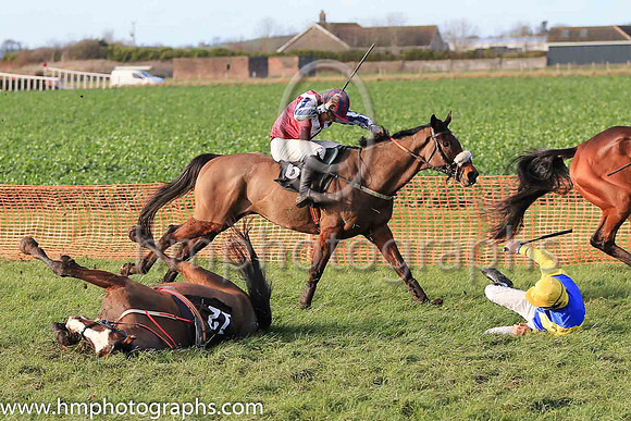 SASTRUGA and B O'Neill ( 12 ,royal blue, yellow diabolo, yellow sleeves. yellow cap) Trainer: JTR Dreaper , Owner : Knockalough Syndicate