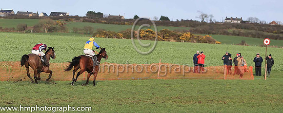 01st DONTGETFOOLEDAGAIN (FR) and S Fitzgerald ( 7 , YELLOW,royal blue star; royal blue sleeves,yellow stars; yellow cap,royal blue star ) Trainer: Shane Hassett , Owner : Jane Davis