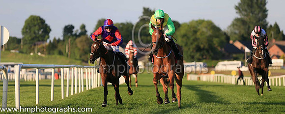 01st The Last Mardi and H.C. Swan(7) (1 ,yelow, light green sleeves ), Trainer:Gordon Elliott , Owner:Sheila O'Ryan, Tom  Lenka Meagher