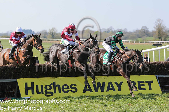 01st DIRECT FIRE and D G Lavery ( 5 , MAROON,white star; maroon sleeves,white armlet; maroon cap,white star ) Trainer: B.R. Hamilton , Owner : Gigginstown House Stud