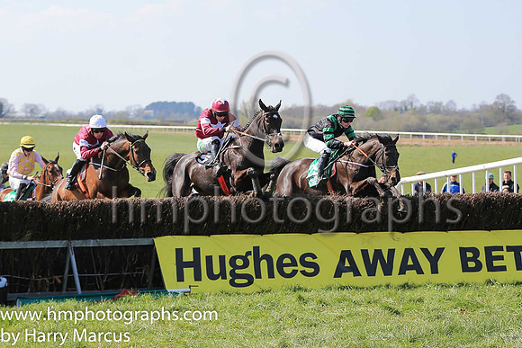 01st DIRECT FIRE and D G Lavery ( 5 , MAROON,white star; maroon sleeves,white armlet; maroon cap,white star ) Trainer: B.R. Hamilton , Owner : Gigginstown House Stud