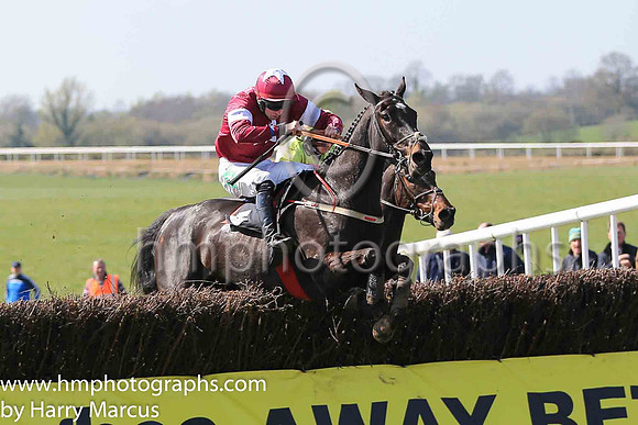 01st DIRECT FIRE and D G Lavery ( 5 , MAROON,white star; maroon sleeves,white armlet; maroon cap,white star ) Trainer: B.R. Hamilton , Owner : Gigginstown House Stud