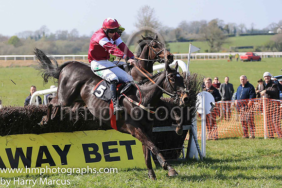 01st DIRECT FIRE and D G Lavery ( 5 , MAROON,white star; maroon sleeves,white armlet; maroon cap,white star ) Trainer: B.R. Hamilton , Owner : Gigginstown House Stud