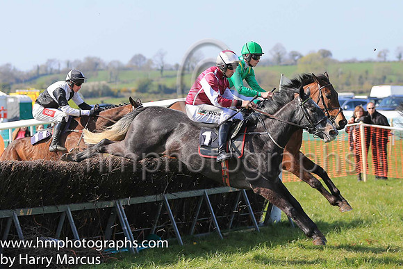 01st THE MULCAIR and L J Murphy ( 5 , EMERALD GREEN,yellow epaulettes; emerald green sleeves; emerald green cap,yellow star ) Trainer: Denis Paul Murphy , Owner : P.G. Coffey