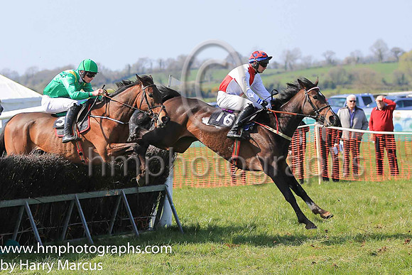 01st THE MULCAIR and L J Murphy ( 5 , EMERALD GREEN,yellow epaulettes; emerald green sleeves; emerald green cap,yellow star ) Trainer: Denis Paul Murphy , Owner : P.G. Coffey