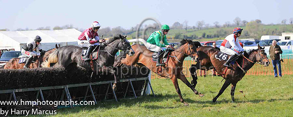 01st THE MULCAIR and L J Murphy ( 5 , EMERALD GREEN,yellow epaulettes; emerald green sleeves; emerald green cap,yellow star ) Trainer: Denis Paul Murphy , Owner : P.G. Coffey