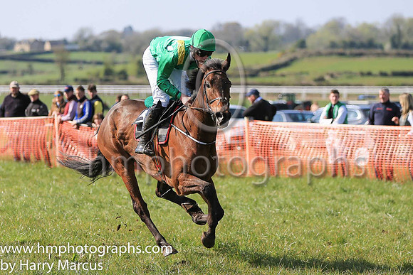01st THE MULCAIR and L J Murphy ( 5 , EMERALD GREEN,yellow epaulettes; emerald green sleeves; emerald green cap,yellow star ) Trainer: Denis Paul Murphy , Owner : P.G. Coffey