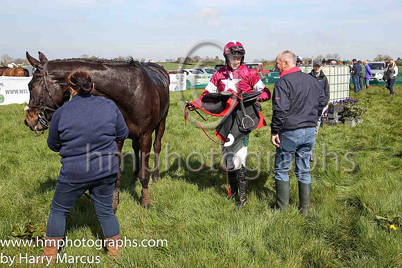01st DIRECT FIRE and D G Lavery ( 5 , MAROON,white star; maroon sleeves,white armlet; maroon cap,white star ) Trainer: B.R. Hamilton , Owner : Gigginstown House Stud