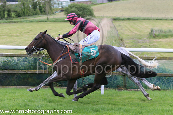 01st Walk In The Brise (8 ,maroon, black hoop ) Jockey: Mr P W Mullins ,Trainer: W P Mullins