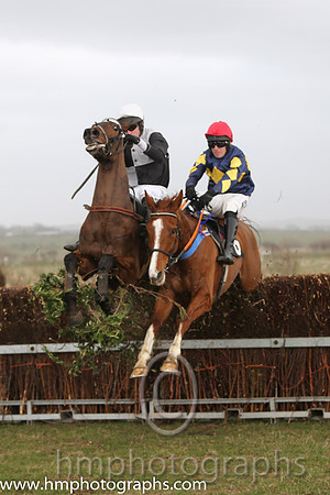 07th UR Ballycross ( 2 )  Derek O'Connor - Trainer: Colin S McKeever - black  white qtrd and 01st Bidasse ( 6 )  B O'Neill - Trainer: Colin Bowe - green, red and green stripes sleeves
