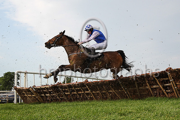 01st Misty Millie and D J Hand 7 ( 5 , blue, mauve star ) Trainer - G Donnelly , Owner - Michael Frances O?Neill