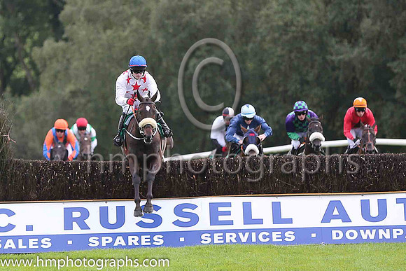 05th Master Bones and K C Sexton ( 3 , white, red stars ) Trainer - Peter Fahey , Owner - Mrs B Howard