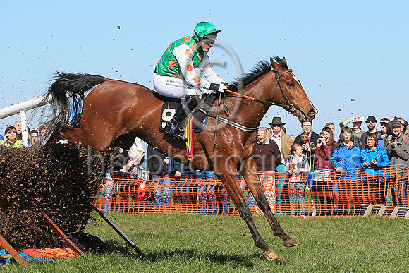 01st SOME MAN and R James ( 9 , EMERALD GREEN,orange spots; white sleeves,orange spots; emerald green cap ) Trainer: Donnchadh Doyle,, Owner : Syndicate Monbeg