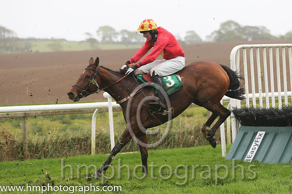 04 Urban Dusk and Mr M J Lynch - - 04th (3 ,Red, yellow diamond ) Trainer - M M Lynch