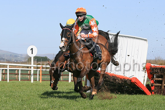 fell Wake The Giant and Dylan Johnston4 ( 6 , yellow  and purple chevrons ) Trainer - N C Kelly , Owner - Daniel Murray