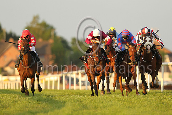 01st Moratorium and Ms L O'Neill 3 ( 6 , maroon, white star,white cap ) Trainer - G Elliott , Owner - Gigginstown House Stud