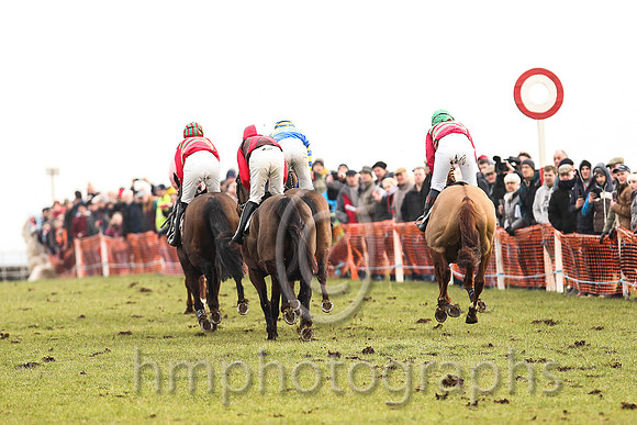 Large crowds at the Tynan and Armagh Hunt Point to Point Races