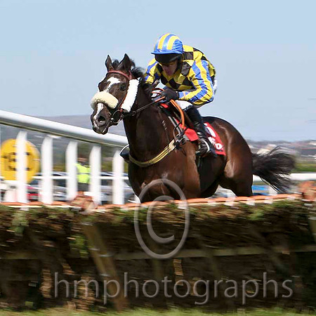 LIke The Da -Winner, Jockey P Carberry - FT8E2158-e